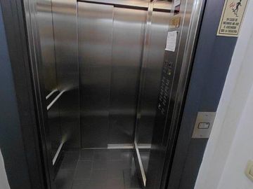 BAJAS EXPENSAS - Hermosa Oficina con Patio - Luminosa y Moderna - Inmejorable Ubicación