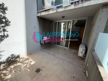 ALQUILER DEPARTAMENTO MONOAMBIENTE CON PATIO Y PARRILLA EN VILLA ORTUZAR