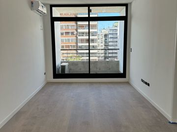 DEPARTAMETO DIVISIBLE CON BALCON Y AMENITIES.