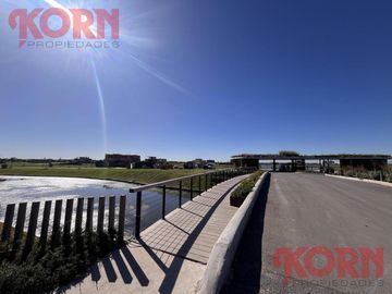 Lote en venta al lago central  en el Barrio Puentes, Nordelta