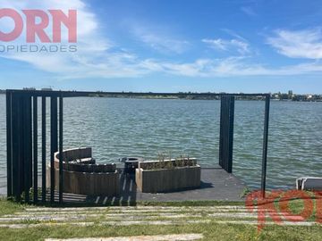 Lote en venta al lago central  en el Barrio Puentes, Nordelta