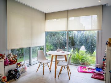 CASA EN BARRIO CERRADO EN ADROGUE