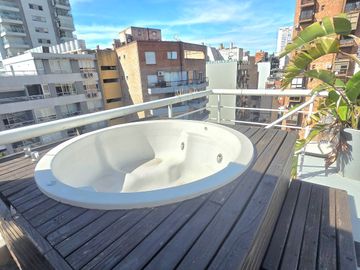 Penthouse con terraza propia c-quincho y jacuzzi exterior