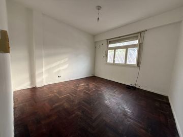 En Venta Departamento de 1 AMBIENTE al frente con Patio  Chacarita