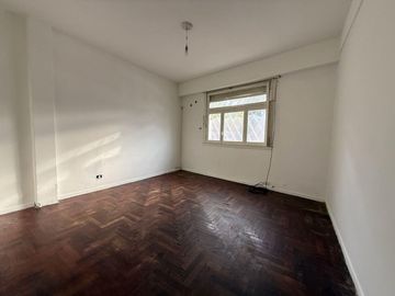 En Venta Departamento de 1 AMBIENTE al frente con Patio  Chacarita