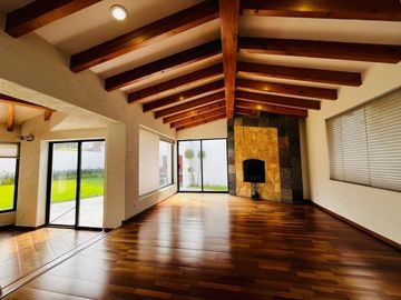 Venta de Casa en Lomas de Valle Escondido, Atizapán