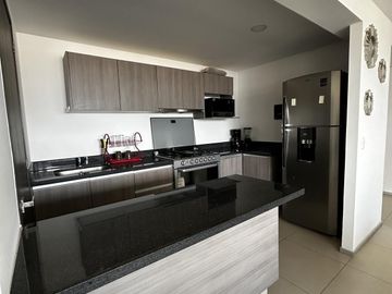 Depto amueblado 92m² 2 rec | Biosfera Towers Juriquilla | $20,000