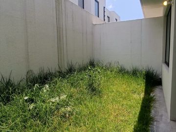 CASA AMUEBLADA EN RENTA EN TOLUCA CERCA DEL AEROPUERTO Y PARQUE INDUSTRIAL 2000
