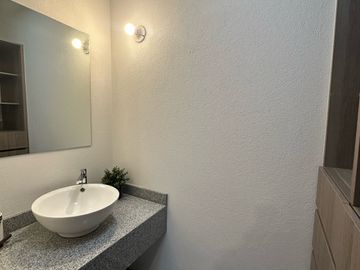 CASA AMUEBLADA EN RENTA EN TOLUCA CERCA DEL AEROPUERTO Y PARQUE INDUSTRIAL 2000
