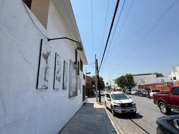 Casa Comercial