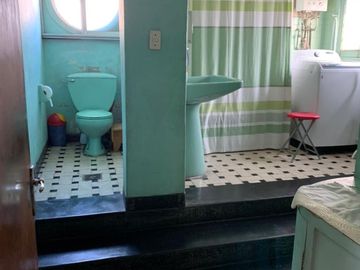 Propiedad 336 m2 útiles, 506 m2 terreno, sector comercial, Ñuñoa