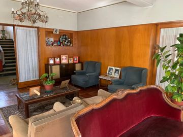Propiedad 336 m2 útiles, 506 m2 terreno, sector comercial, Ñuñoa