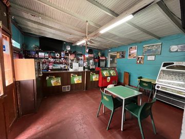 Restaurant 140 m2 útiles, 2.100 m2 terreno