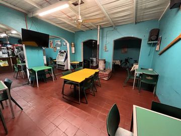 Restaurant 140 m2 útiles, 2.100 m2 terreno