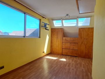 Se VENDE Hermosa CASA 3D, 2B + 2 Estacionamientos en CURAUMA