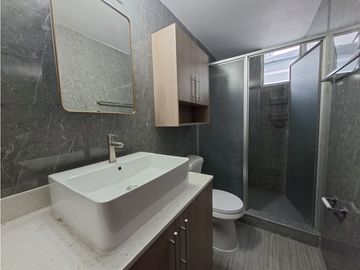 EL CANGREJO / HILTON PARK / 92M / 2 HABITACIONES / 2 BAÑOS / VACIO
