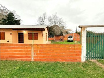LATORRE PROP. ALQUILA 24 MESES CASA CON PARQUE