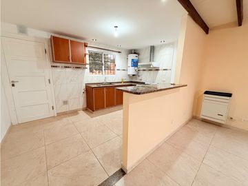 LATORRE PROP. ALQUILA 24 MESES CASA CON PARQUE