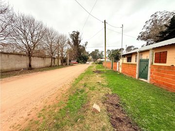 LATORRE PROP. ALQUILA 24 MESES CASA CON PARQUE