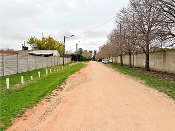 LATORRE PROP. ALQUILA 24 MESES CASA CON PARQUE