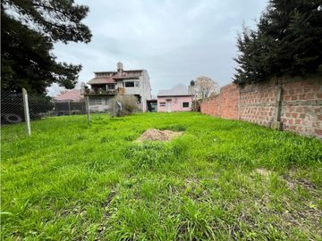LATORRE PROP. VENDE CASA CON AMPLIO PARQUE - APTO CREDITO