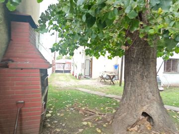 VENTA Casa 3 ambientes en Ituzaingó. Amplio lote.