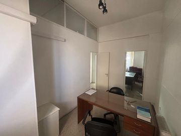 Venta oficina cuarto piso galería Bamac Mendoza