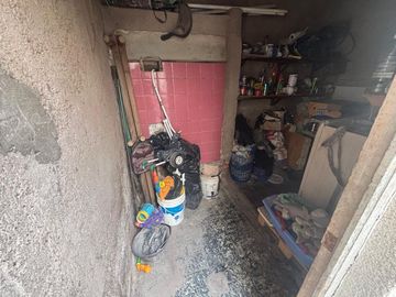 Venta casa esquina 2 plantas a reciclar Las Heras.