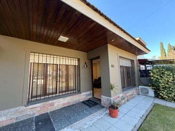 CASA EN EXCELENTE ESTADO ADROGUE APTA CREDITO
