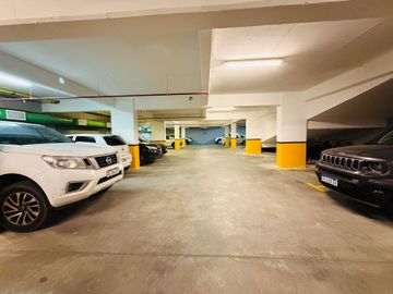 Depto 3 ambientes con cochera y patio venta Lomas