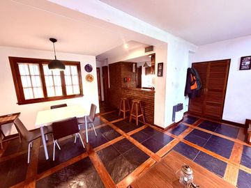 Casa de 6 Amb en Venta Lomas de Zamora con pileta