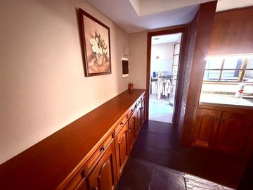 Casa de 6 Amb en Venta Lomas de Zamora con pileta