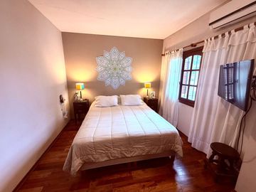 Casa de 6 Amb en Venta Lomas de Zamora con pileta