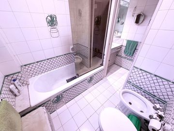 Casa de 6 Amb en Venta Lomas de Zamora con pileta