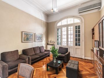 VENTA CASA + 2 LOCALES A PASOS DE AV CABILDO