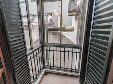 VENTA CASA + 2 LOCALES A PASOS DE AV CABILDO