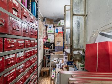 VENTA CASA + 2 LOCALES A PASOS DE AV CABILDO