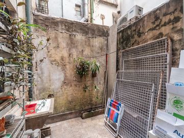 VENTA CASA + 2 LOCALES A PASOS DE AV CABILDO