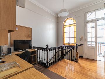VENTA CASA + 2 LOCALES A PASOS DE AV CABILDO