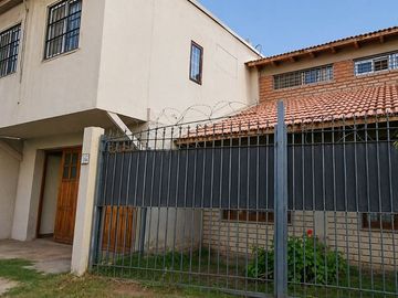 VENTA CASA 5 DORMITORIOS C/DPTO -PILETA Guaymallén