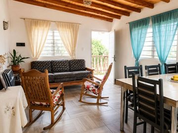 VENTA CASA 5 DORMITORIOS C/DPTO -PILETA Guaymallén