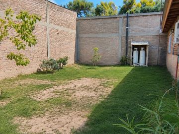 VENTA CASA 5 DORMITORIOS C/DPTO -PILETA Guaymallén