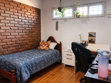 VENTA CASA 5 DORMITORIOS C/DPTO -PILETA Guaymallén