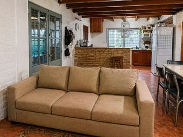 VENTA CASA 5 DORMITORIOS C/DPTO -PILETA Guaymallén