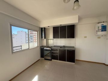 Muy luminoso 2 ambientes con balcón