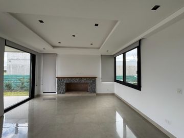 Excelente Casa en Barrio Marinas Puertos Escobar