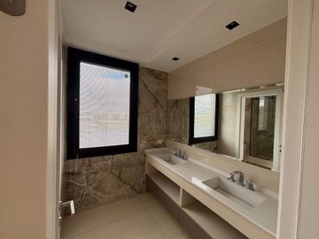 Excelente Casa en Barrio Marinas Puertos Escobar