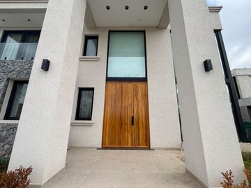 Excelente Casa en Barrio Marinas Puertos Escobar
