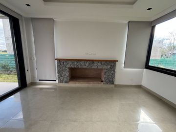 Excelente Casa en Barrio Marinas Puertos Escobar