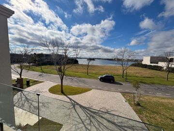 Excelente Casa en Barrio Marinas Puertos Escobar